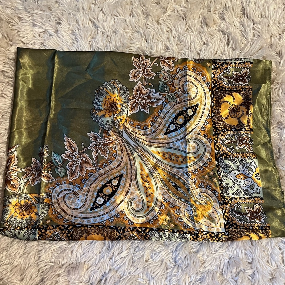 Green Patterned Scarf